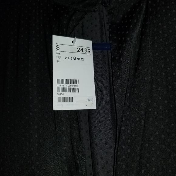 *NEW* H&M long sleeve black dress shirt - Picture 4 of 4